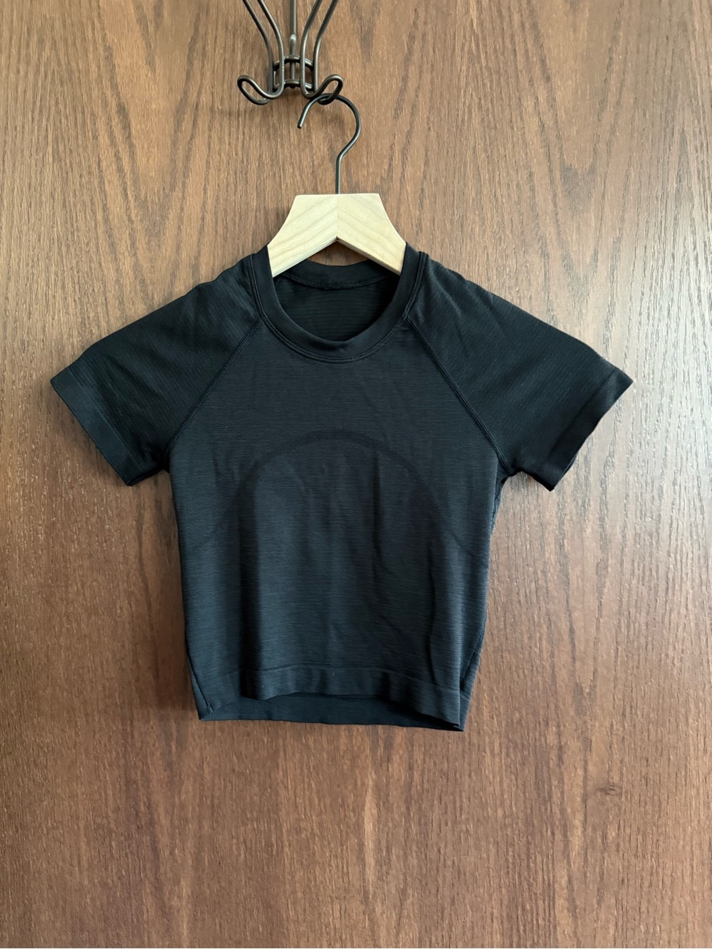 lululemon athletica Black Short Sleeve Swiftly Crop Top